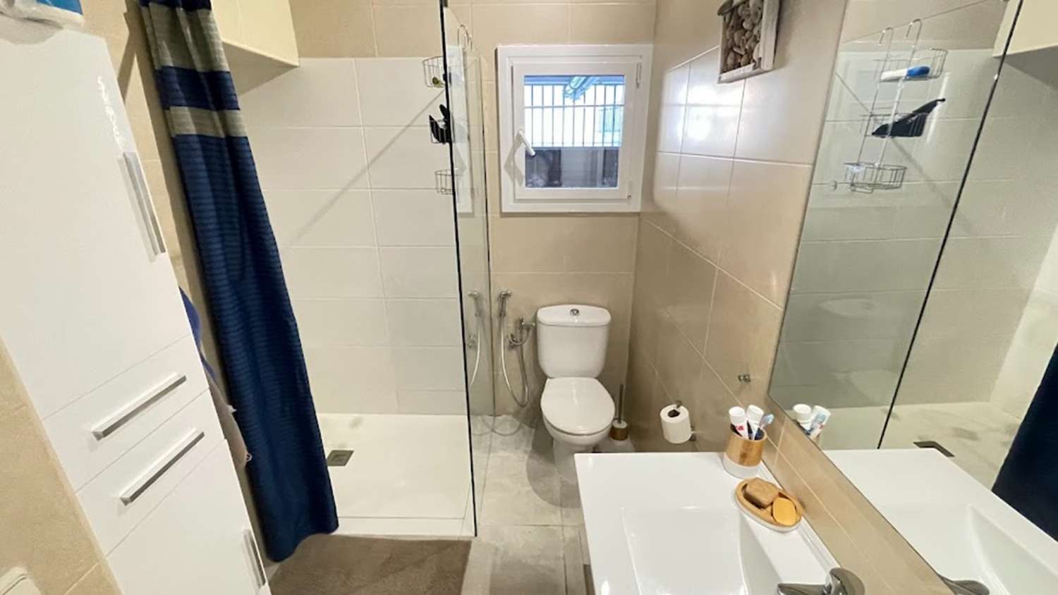 Apartamento con aire acondicionado   3 min a pie de la playa