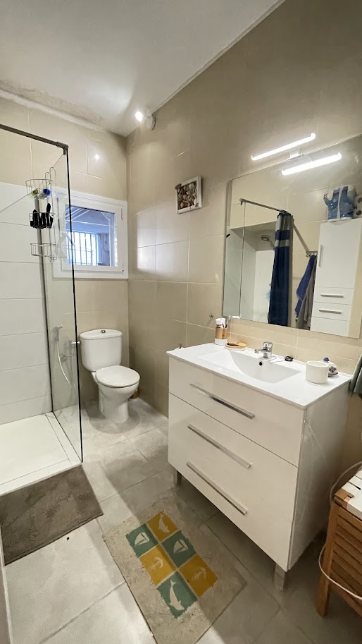 Apartamento con aire acondicionado   3 min a pie de la playa