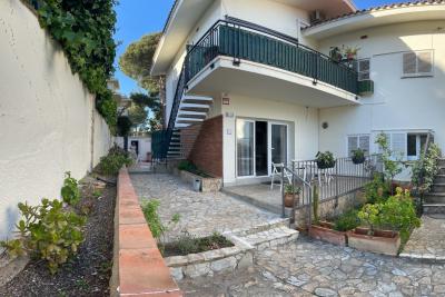Apartamento con aire acondicionado   3 min a pie de la p...