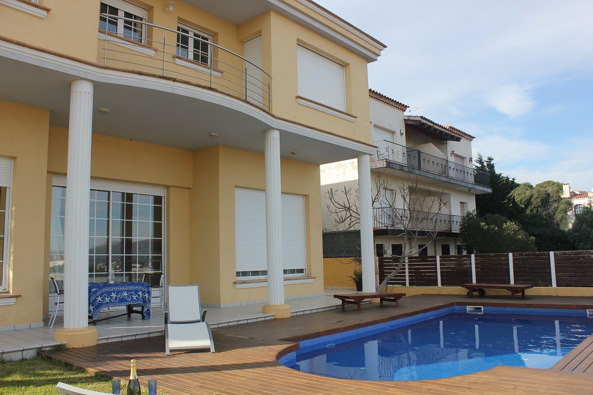 Espectacular villa con piscina